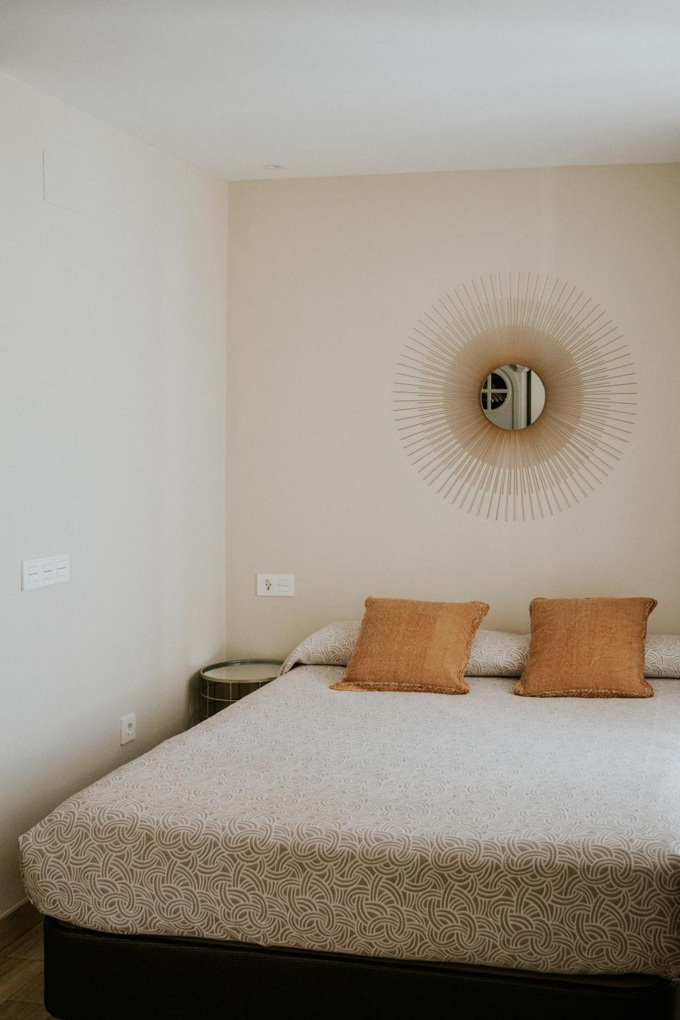 Apartamentos Levante - Mares Torre Del Mar Esterno foto